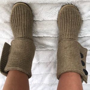 Tan knitted UGG winter boots